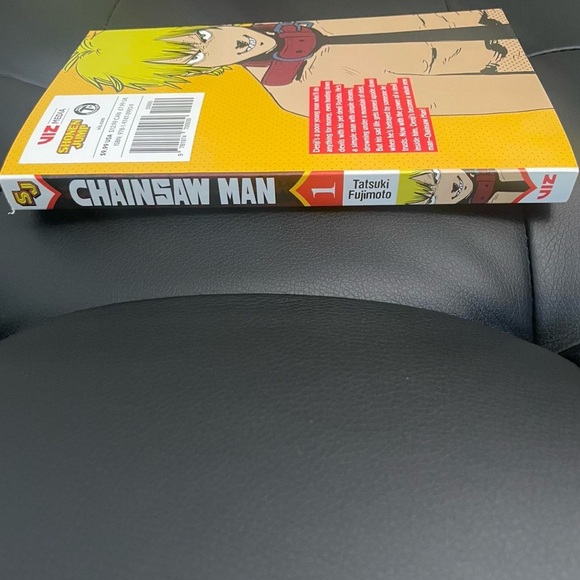 Chainsaw Man manga by tatsuki fujimoto - Picture 3 of 3